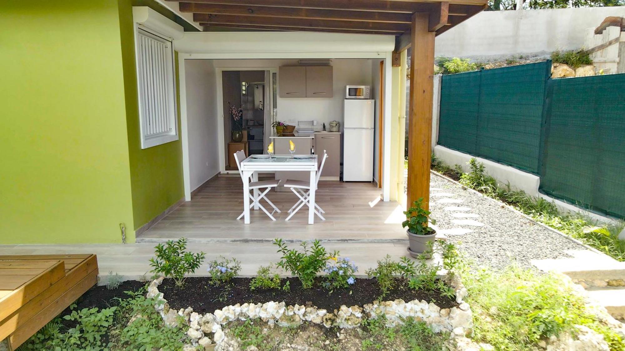 Studio Avec Piscine, A 3 Minutes A Pied Des Plages Sainte-Anne  Exterior photo
